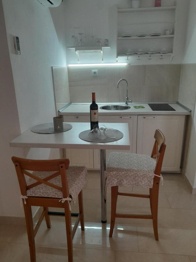 Apartments Blanka Zrnovo Exterior photo
